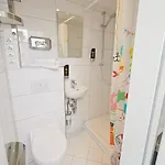 Jonas Апартаменти 3*